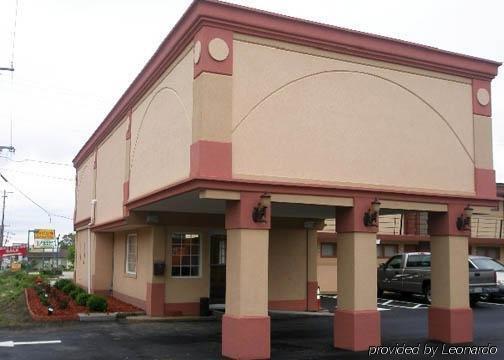 Super 8 By Wyndham Hotel