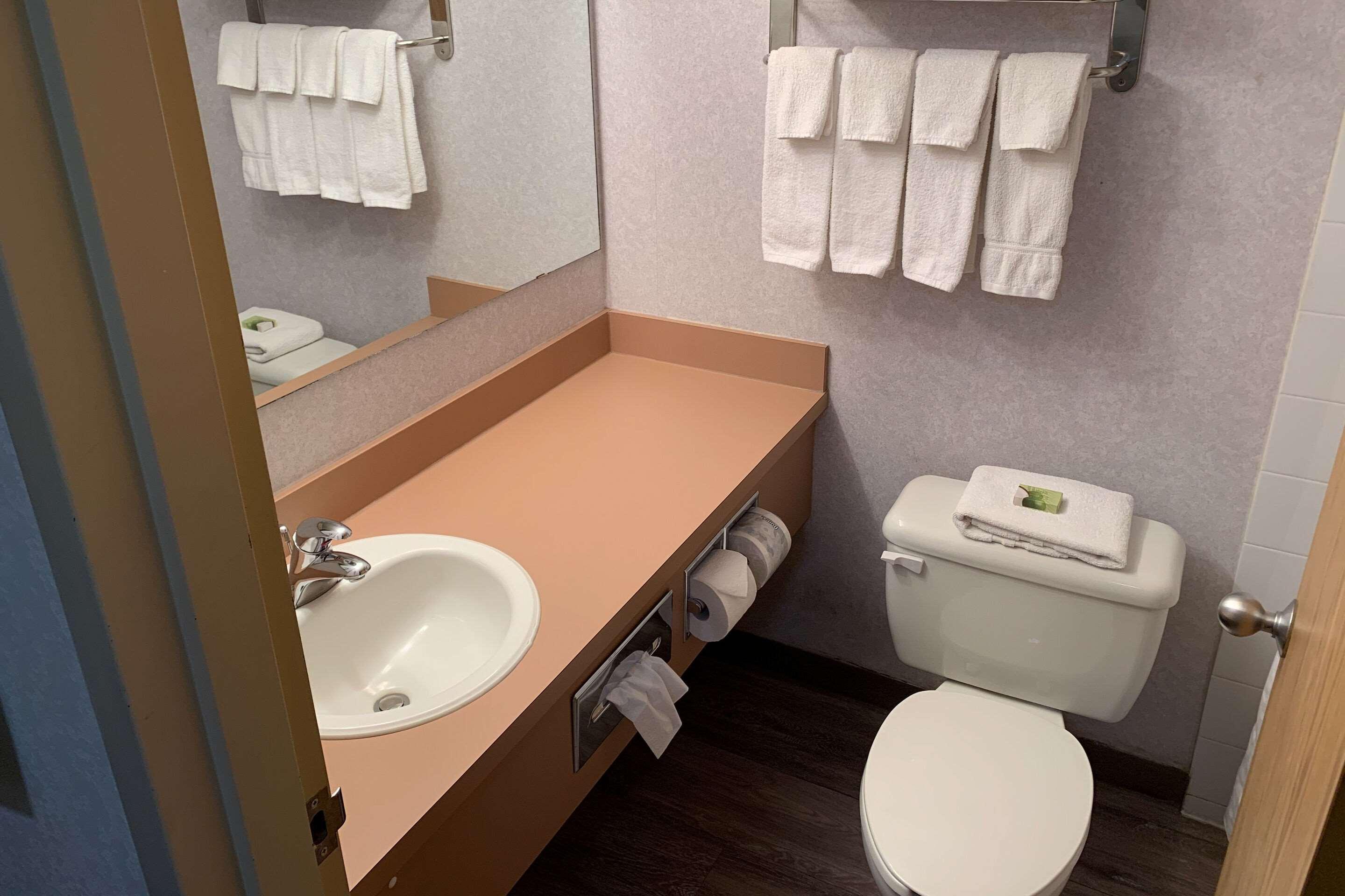 Hotel Super 8 By Wyndham 3*