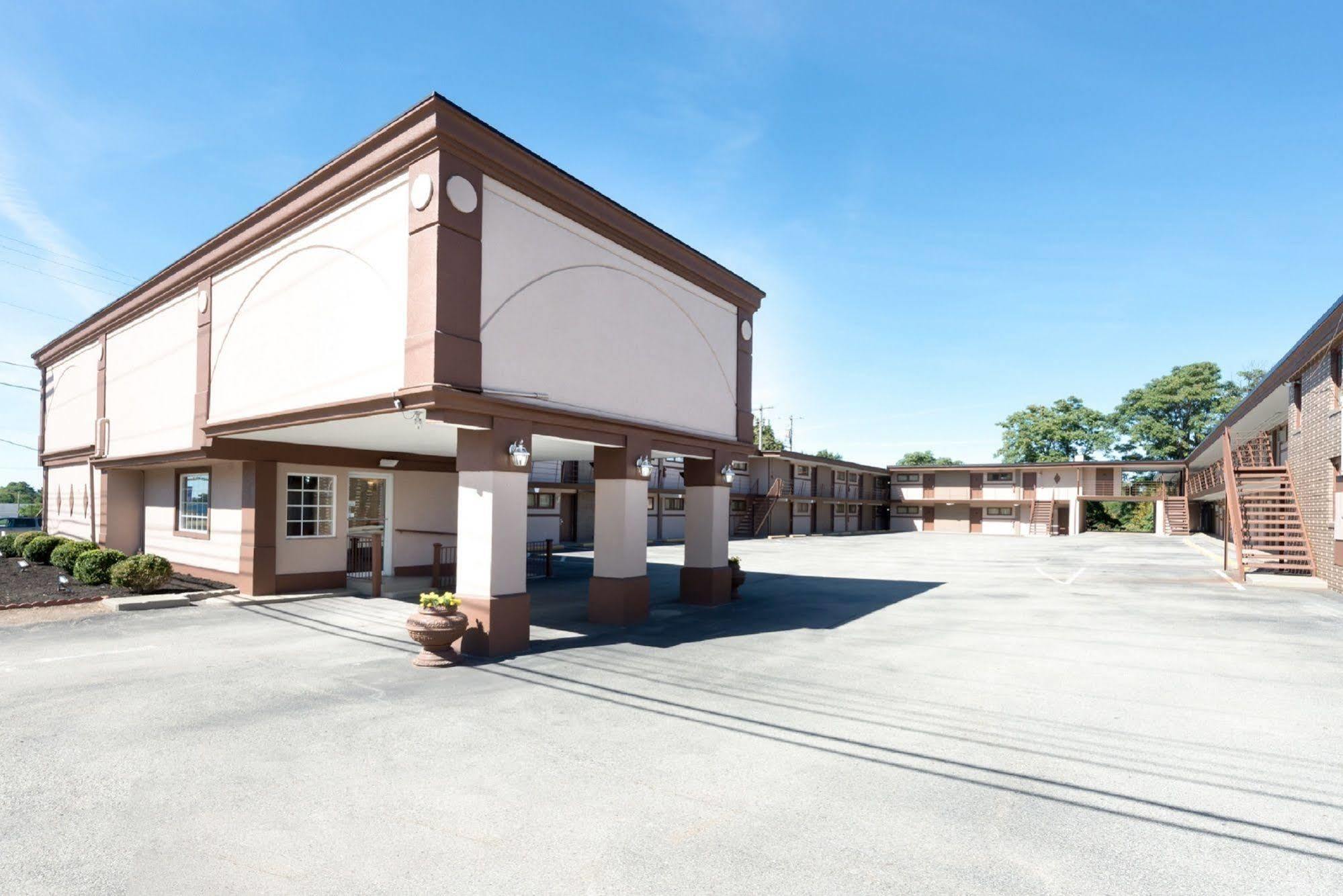 Super 8 By Wyndham 3*