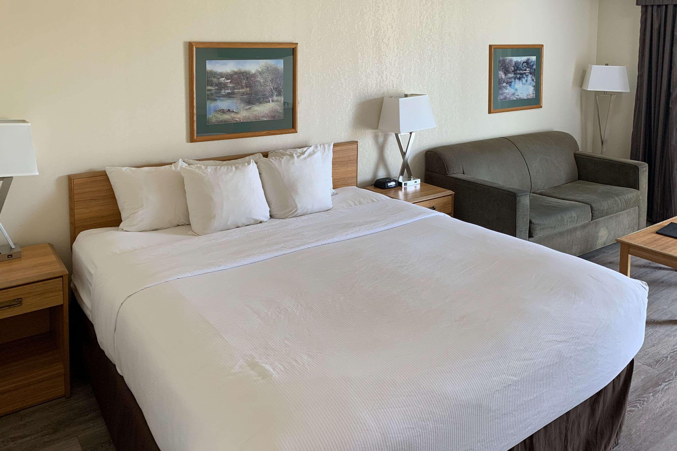 Super 8 By Wyndham Hotel 3*