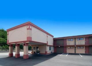 Super 8 By Wyndham Hotel 3*